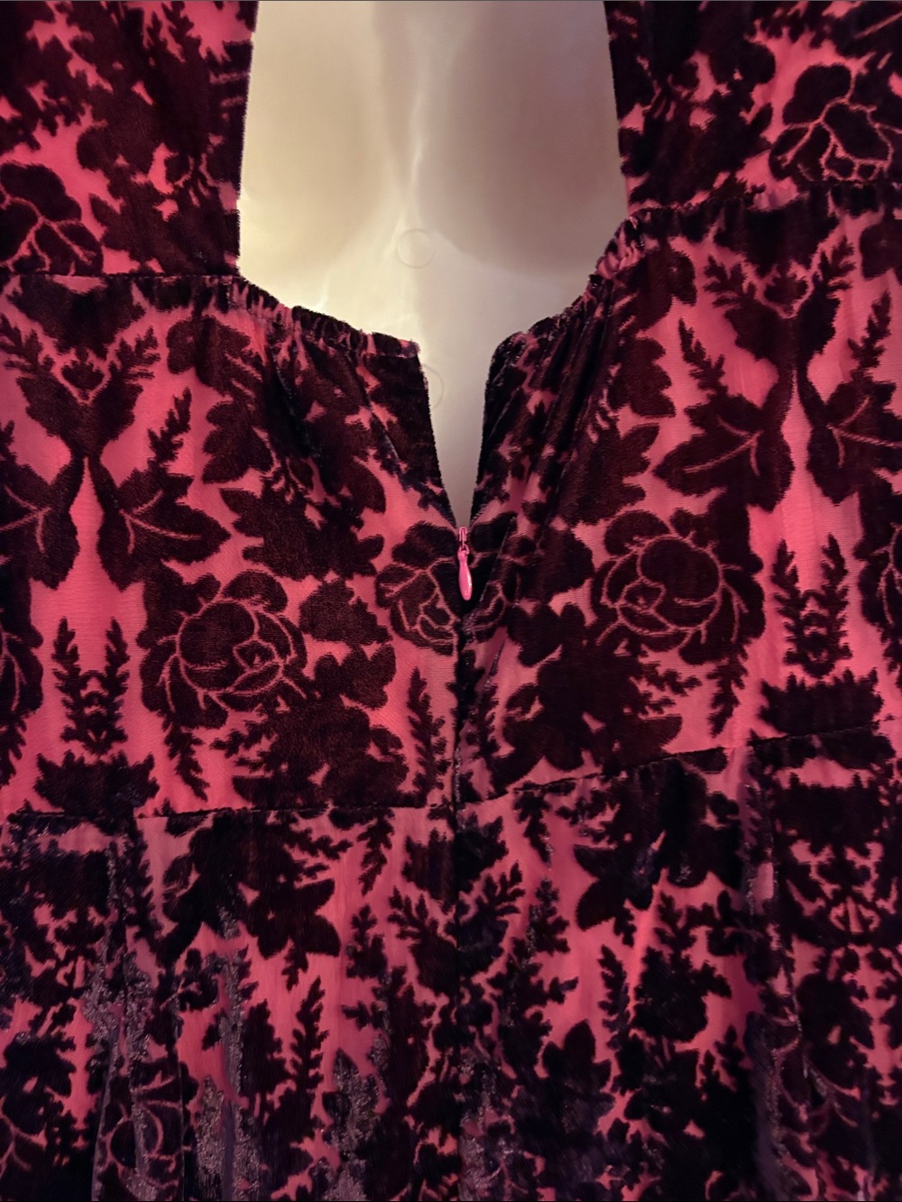 Anthropologie Velvet Burnout Mini Dress in Magenta and Black Damask - Picture 3 of 12